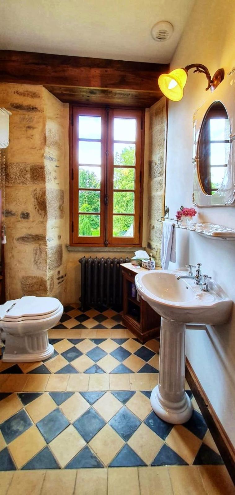 Chateau Isigny, Ideal Pour Les Familles Avec Enfants Et Les Animaux De Compagnie, Situe A Proximite Du Mont Saint-Michel 외부 사진